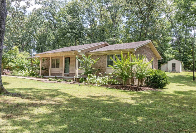 1057 COUNTRY CLUB LN, Selmer, Tennessee 38375, 3 Bedrooms Bedrooms, 7 Rooms Rooms,2 BathroomsBathrooms,Residential,For Sale,COUNTRY CLUB,10225491
