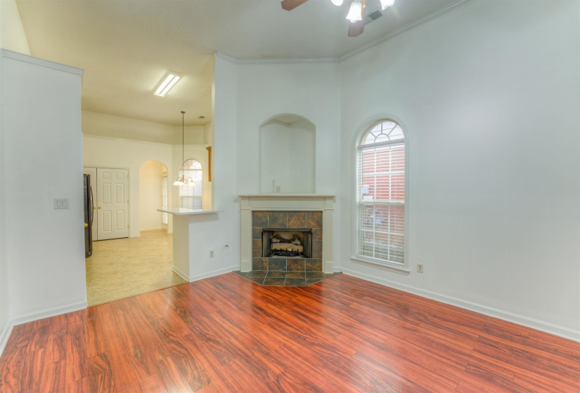 2715 BENDING ELM DR, Memphis, Tennessee 38016, 3 Bedrooms Bedrooms, 6 Rooms Rooms,2 BathroomsBathrooms,Residential,For Sale,BENDING ELM,10225495