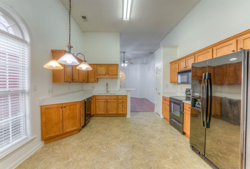 2715 BENDING ELM DR, Memphis, Tennessee 38016, 3 Bedrooms Bedrooms, 6 Rooms Rooms,2 BathroomsBathrooms,Residential,For Sale,BENDING ELM,10225495