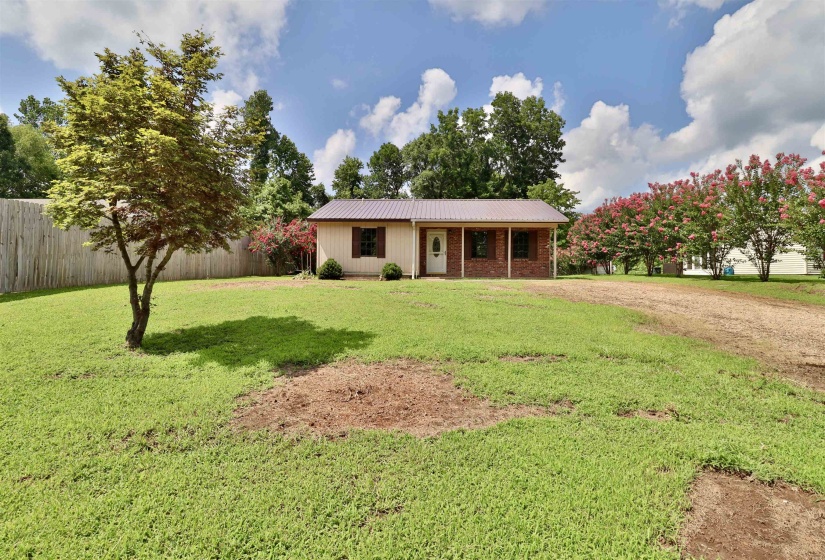 80 LONG HOLE RD, Ripley, Tennessee 38063, 3 Bedrooms Bedrooms, 6 Rooms Rooms,1 BathroomBathrooms,Residential,For Sale,LONG HOLE,10225497