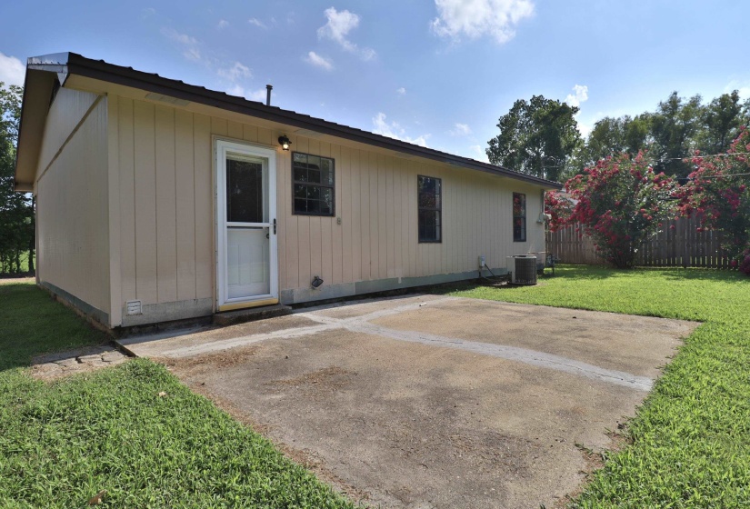 80 LONG HOLE RD, Ripley, Tennessee 38063, 3 Bedrooms Bedrooms, 6 Rooms Rooms,1 BathroomBathrooms,Residential,For Sale,LONG HOLE,10225497