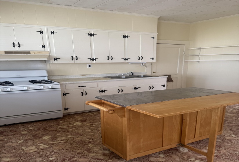 445 GARLAND ST, Memphis, Tennessee 38104, 2 Bedroom Bedrooms, 6 Room Rooms,1 BathroomBathrooms,Rental Properties,For Sale,GARLAND,0,10221884