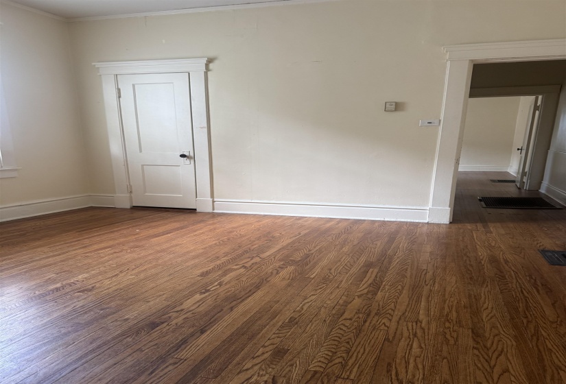445 GARLAND ST, Memphis, Tennessee 38104, 2 Bedroom Bedrooms, 6 Room Rooms,1 BathroomBathrooms,Rental Properties,For Sale,GARLAND,0,10221884