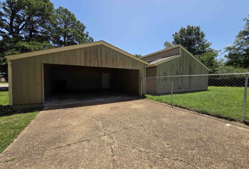 6369 GOLDEN PARK DR, Memphis, Tennessee 38141-7170, 3 Bedrooms Bedrooms, 7 Rooms Rooms,2 BathroomsBathrooms,Rental Properties,For Sale,GOLDEN PARK,10225509