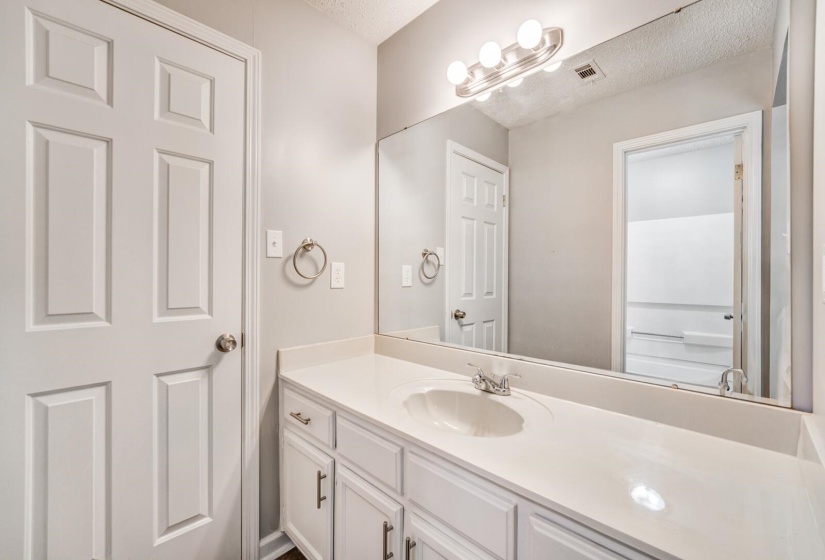 3612 SUNRAY CV, Bartlett, Tennessee 38135, 2 Bedrooms Bedrooms, 5 Rooms Rooms,2 BathroomsBathrooms,Residential,For Sale,SUNRAY,10224551