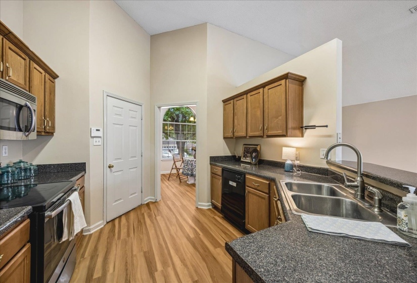 2724 GREEN TURTLE TRL, Memphis, Tennessee 38016, 3 Bedroom Bedrooms, 6 Room Rooms,2 BathroomBathrooms,Residential,For Sale,GREEN TURTLE,0,10225510