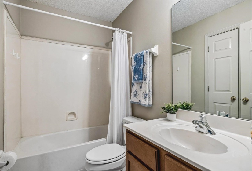2724 GREEN TURTLE TRL, Memphis, Tennessee 38016, 3 Bedroom Bedrooms, 6 Room Rooms,2 BathroomBathrooms,Residential,For Sale,GREEN TURTLE,0,10225510