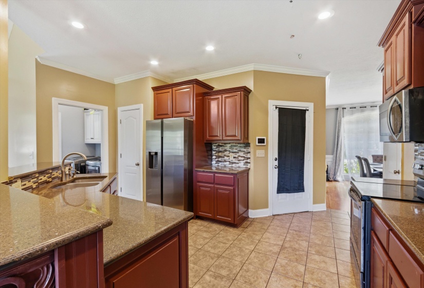 104 SPRINGBROOK DR, Jackson, Tennessee 38305-6230, 4 Bedroom Bedrooms, 8 Room Rooms,2.1 BathroomBathrooms,Residential,For Sale,SPRINGBROOK,0,10225513