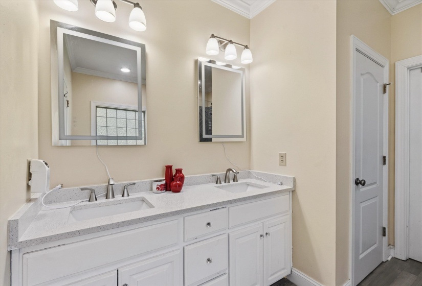 104 SPRINGBROOK DR, Jackson, Tennessee 38305-6230, 4 Bedroom Bedrooms, 8 Room Rooms,2.1 BathroomBathrooms,Residential,For Sale,SPRINGBROOK,0,10225513