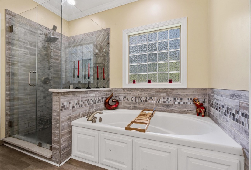 104 SPRINGBROOK DR, Jackson, Tennessee 38305-6230, 4 Bedroom Bedrooms, 8 Room Rooms,2.1 BathroomBathrooms,Residential,For Sale,SPRINGBROOK,0,10225513