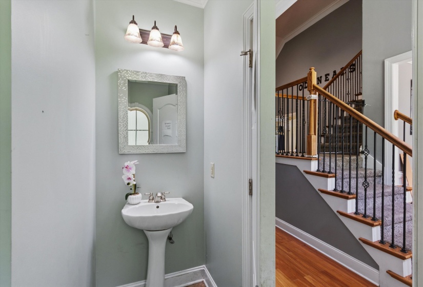104 SPRINGBROOK DR, Jackson, Tennessee 38305-6230, 4 Bedroom Bedrooms, 8 Room Rooms,2.1 BathroomBathrooms,Residential,For Sale,SPRINGBROOK,0,10225513