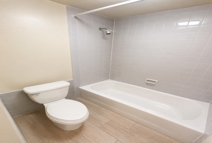 1271 POPLAR AVE, Memphis, Tennessee 38104, 1 Bedroom Bedrooms, 2 Room Rooms,1 BathroomBathrooms,Residential,For Sale,POPLAR,0,10225516