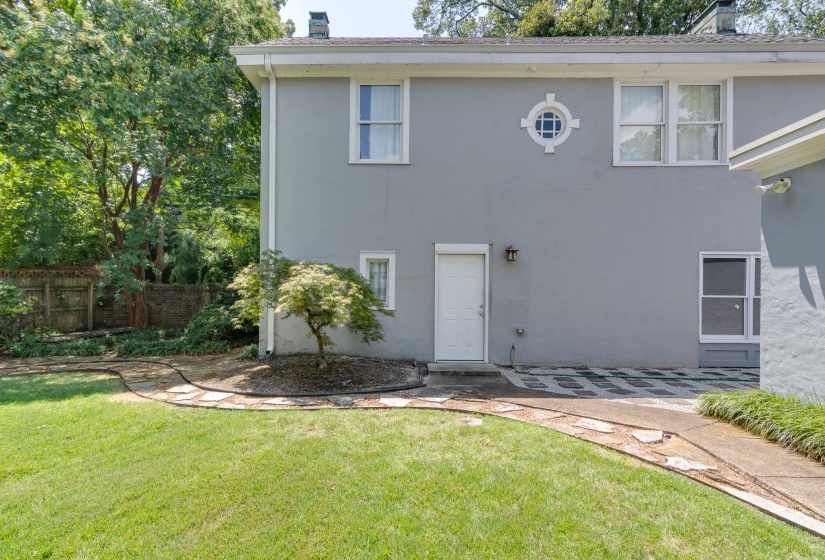 2221 POPLAR AVE, Memphis, Tennessee 38104, 5 Bedroom Bedrooms, 12 Room Rooms,4.3 BathroomBathrooms,Residential,For Sale,POPLAR,0,10225522