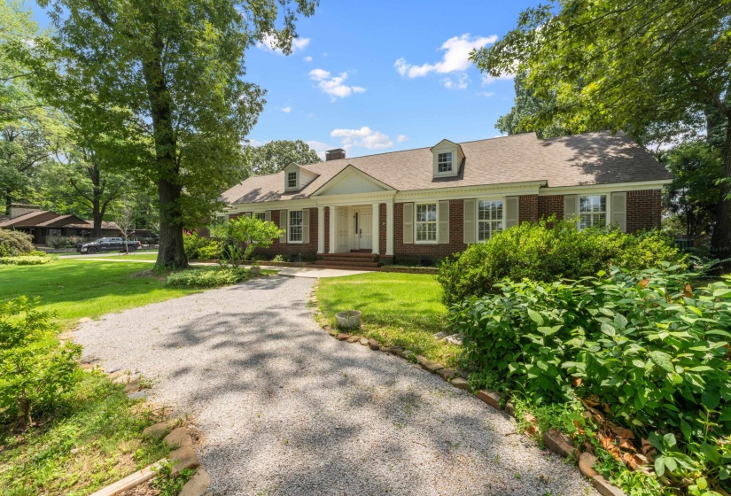 4205 PARK AVE, Memphis, Tennessee 38117, 4 Bedrooms Bedrooms, 9 Rooms Rooms,5 BathroomsBathrooms,Residential,For Sale,PARK,10225534