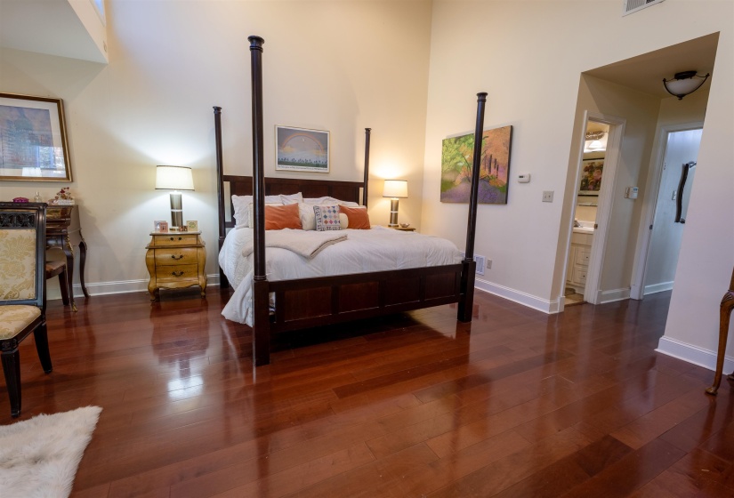 510 BERKELEY SQ, Memphis, Tennessee 38120, 4 Bedrooms Bedrooms, 8 Rooms Rooms,2.1 BathroomsBathrooms,Rental Properties,For Sale,BERKELEY,10225571
