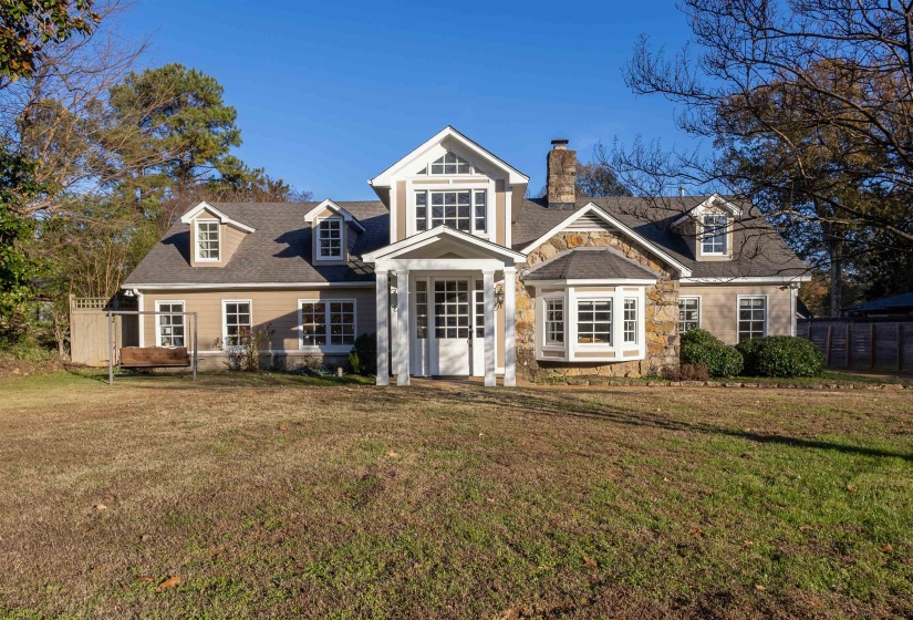 510 BERKELEY SQ, Memphis, Tennessee 38120, 4 Bedrooms Bedrooms, 8 Rooms Rooms,2.1 BathroomsBathrooms,Rental Properties,For Sale,BERKELEY,10225571