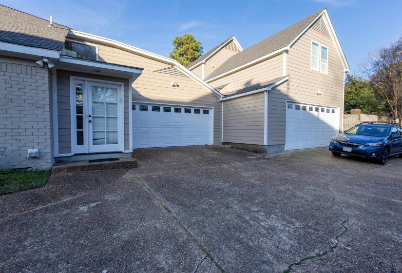 510 BERKELEY SQ, Memphis, Tennessee 38120, 4 Bedrooms Bedrooms, 8 Rooms Rooms,2.1 BathroomsBathrooms,Rental Properties,For Sale,BERKELEY,10225571
