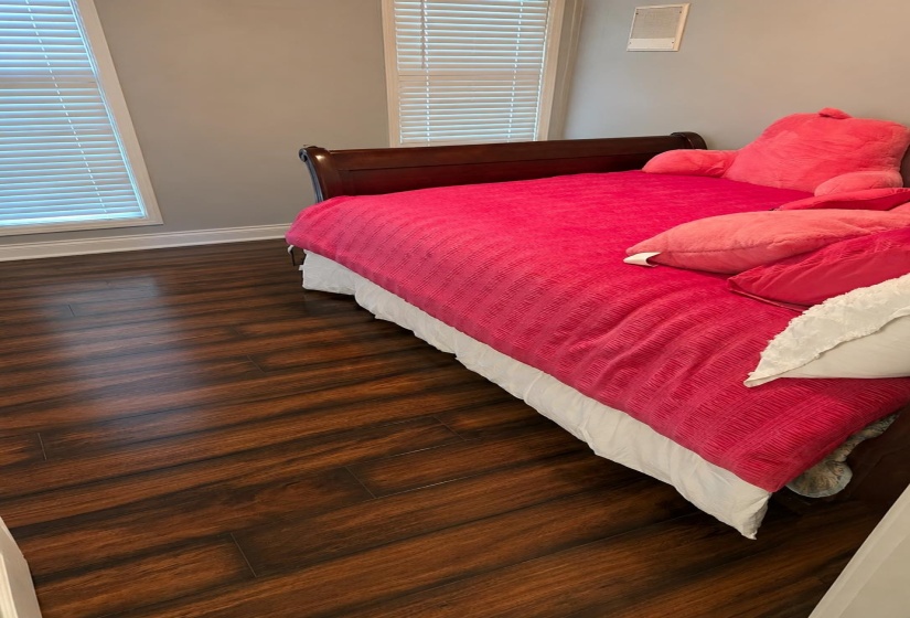 4664 CLEARWATER DR, Memphis, Tennessee 38128, 4 Bedroom Bedrooms, 9 Room Rooms,3 BathroomBathrooms,Residential,For Sale,CLEARWATER,0,10222376