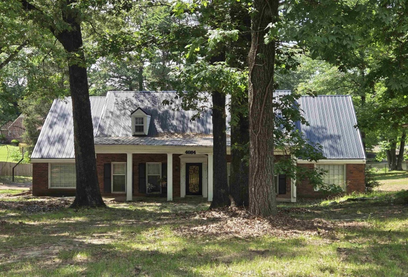 4664 CLEARWATER DR, Memphis, Tennessee 38128, 4 Bedroom Bedrooms, 9 Room Rooms,3 BathroomBathrooms,Residential,For Sale,CLEARWATER,0,10222376