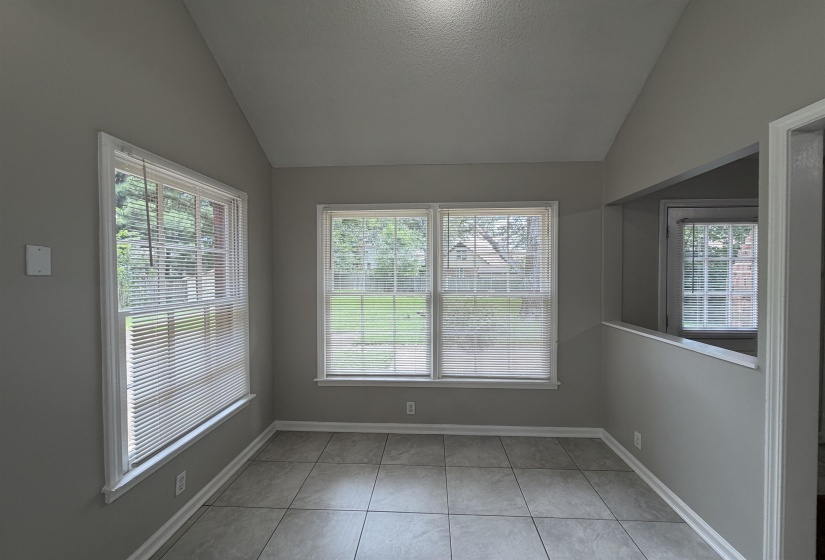 2826 LANTHORN DR, Cordova, Tennessee 38016, 4 Bedroom Bedrooms, 8 Room Rooms,3 BathroomBathrooms,Residential,For Sale,LANTHORN,0,10225553
