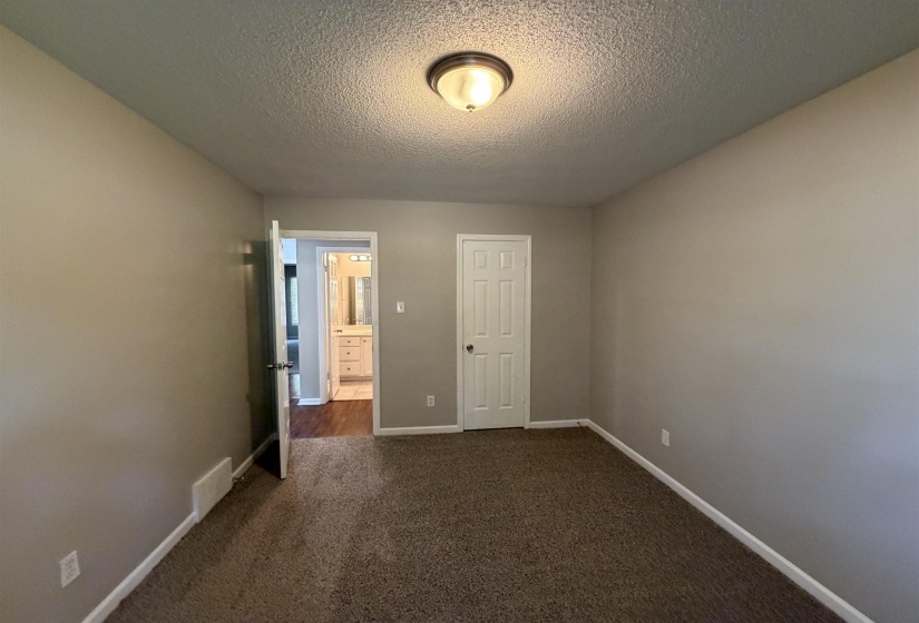 2826 LANTHORN DR, Cordova, Tennessee 38016, 4 Bedroom Bedrooms, 8 Room Rooms,3 BathroomBathrooms,Residential,For Sale,LANTHORN,0,10225553