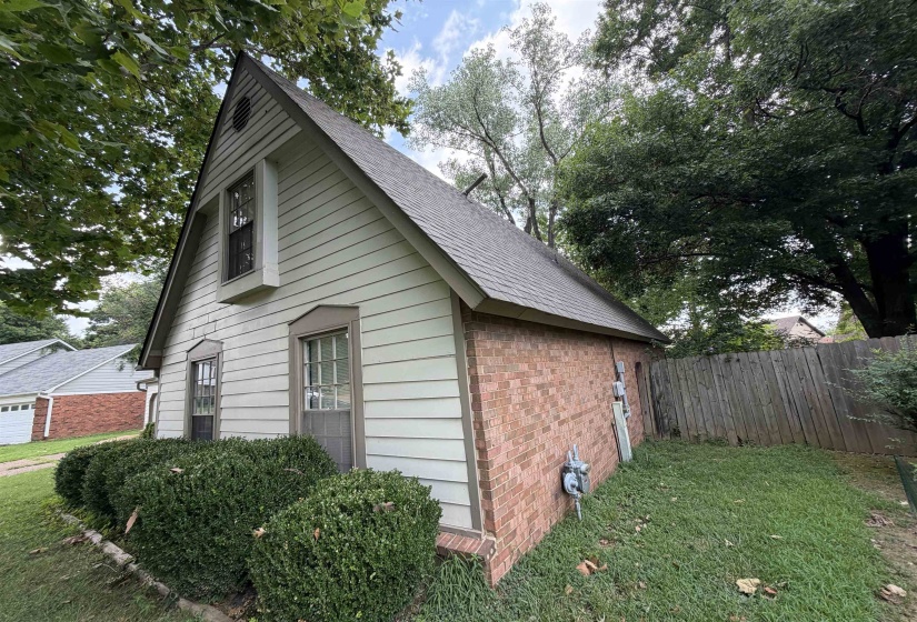 2826 LANTHORN DR, Cordova, Tennessee 38016, 4 Bedroom Bedrooms, 8 Room Rooms,3 BathroomBathrooms,Residential,For Sale,LANTHORN,0,10225553