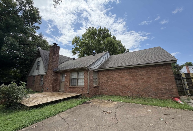 2826 LANTHORN DR, Cordova, Tennessee 38016, 4 Bedroom Bedrooms, 8 Room Rooms,3 BathroomBathrooms,Residential,For Sale,LANTHORN,0,10225553