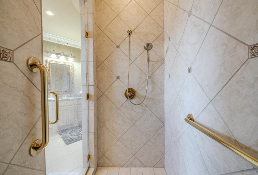 175 WESTSHORE RDG, Savannah, Tennessee 37372, 4 Bedroom Bedrooms, 8 Room Rooms,3.1 BathroomBathrooms,Residential,For Sale,WESTSHORE,0,10225559