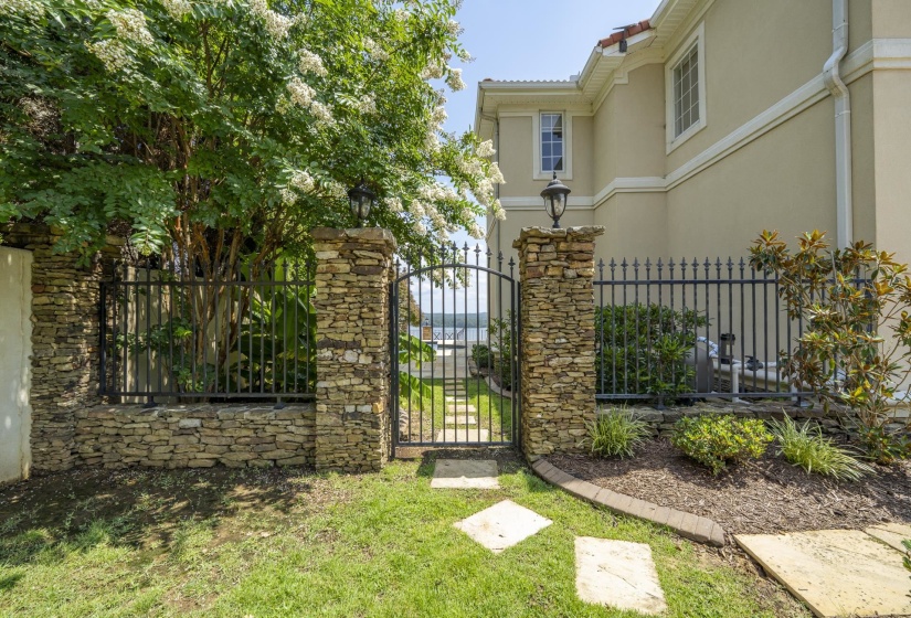 175 WESTSHORE RDG, Savannah, Tennessee 37372, 4 Bedroom Bedrooms, 8 Room Rooms,3.1 BathroomBathrooms,Residential,For Sale,WESTSHORE,0,10225559