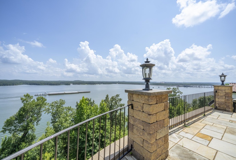 175 WESTSHORE RDG, Savannah, Tennessee 37372, 4 Bedroom Bedrooms, 8 Room Rooms,3.1 BathroomBathrooms,Residential,For Sale,WESTSHORE,0,10225559