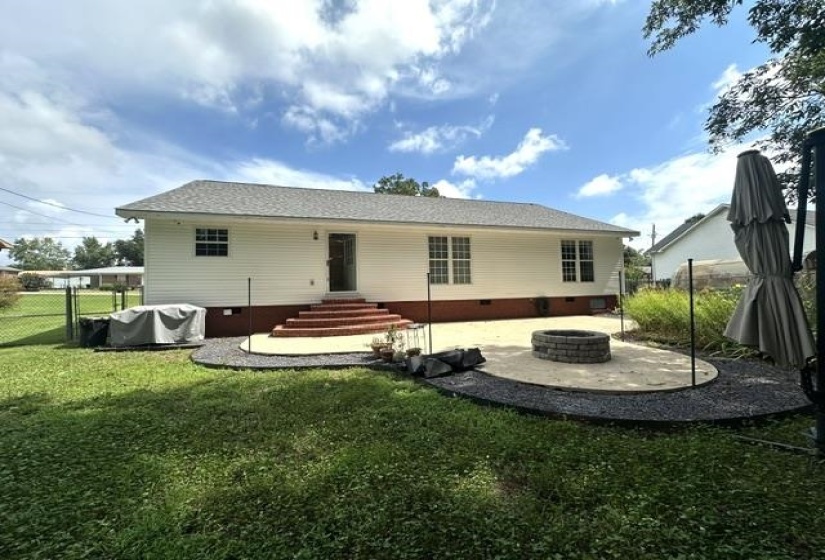 50 BOBBIE ANN DR, Savannah, Tennessee 38372, 3 Bedroom Bedrooms, 8 Room Rooms,2 BathroomBathrooms,Residential,For Sale,BOBBIE ANN,0,10225562