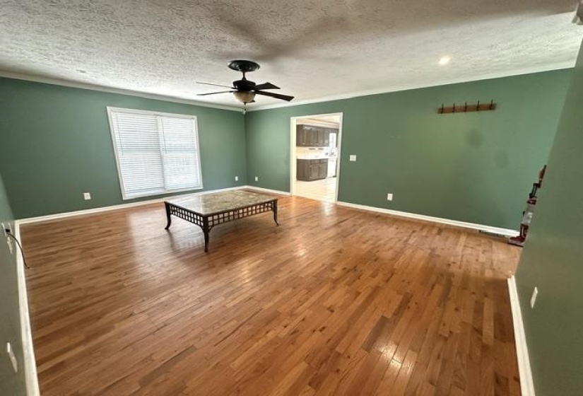 50 BOBBIE ANN DR, Savannah, Tennessee 38372, 3 Bedroom Bedrooms, 8 Room Rooms,2 BathroomBathrooms,Residential,For Sale,BOBBIE ANN,0,10225562