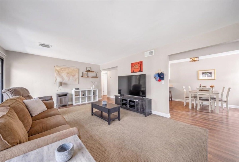 6633 POPLAR WOODS CIR, Germantown, Tennessee 38138, 2 Bedrooms Bedrooms, 5 Rooms Rooms,2 BathroomsBathrooms,Residential,For Sale,POPLAR WOODS,10225568