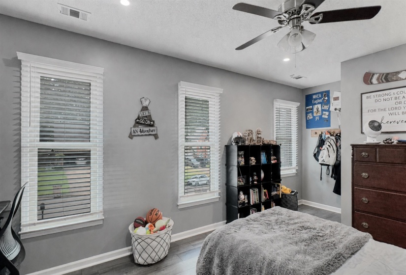 8818 KENBROOK CV, Memphis, Tennessee 38018, 4 Bedrooms Bedrooms, 7 Rooms Rooms,2.1 BathroomsBathrooms,Residential,For Sale,KENBROOK,10225577