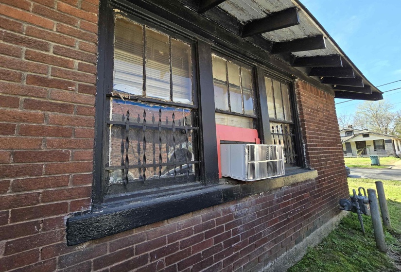 1484 MAPLEWOOD ST, Memphis, Tennessee 38108, 2 Bedrooms Bedrooms, 5 Rooms Rooms,1 BathroomBathrooms,Residential,For Sale,MAPLEWOOD,10225583