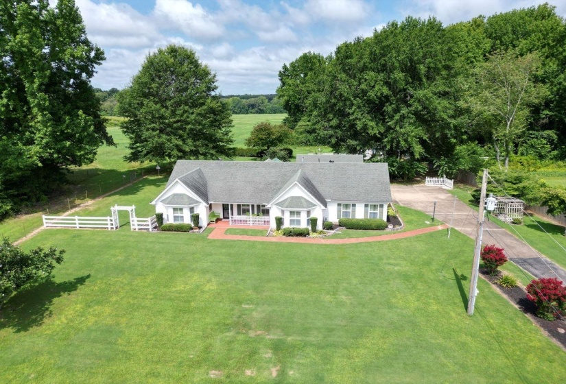 2700 SLAYDEN RD, Unincorporated, Tennessee 38057, 3 Bedrooms Bedrooms, 7 Rooms Rooms,2.1 BathroomsBathrooms,Residential,For Sale,SLAYDEN,10225597