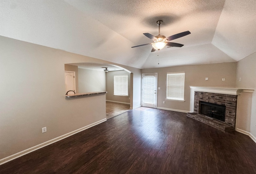 1532 PEMBERTON LN, Cordova, Tennessee 38016, 3 Bedrooms Bedrooms, 6 Rooms Rooms,2 BathroomsBathrooms,Rental Properties,For Sale,PEMBERTON,10225635