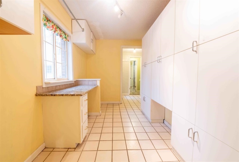 8497 BERGEN CV, Memphis, Tennessee 38018, 5 Bedroom Bedrooms, 10 Room Rooms,3.1 BathroomBathrooms,Residential,For Sale,BERGEN,0,10218639