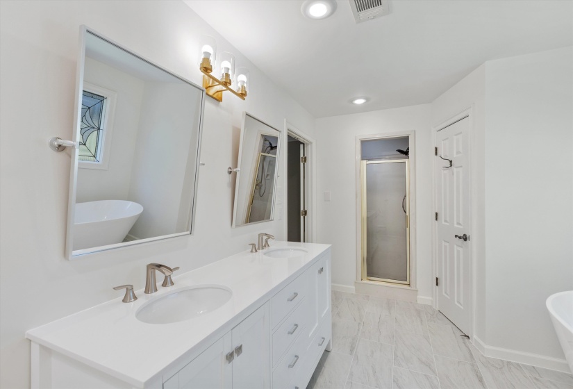 2088 DEERWOODS CV, Germantown, Tennessee 38139, 4 Bedroom Bedrooms, 10 Room Rooms,3.1 BathroomBathrooms,Residential,For Sale,DEERWOODS,0,10220557