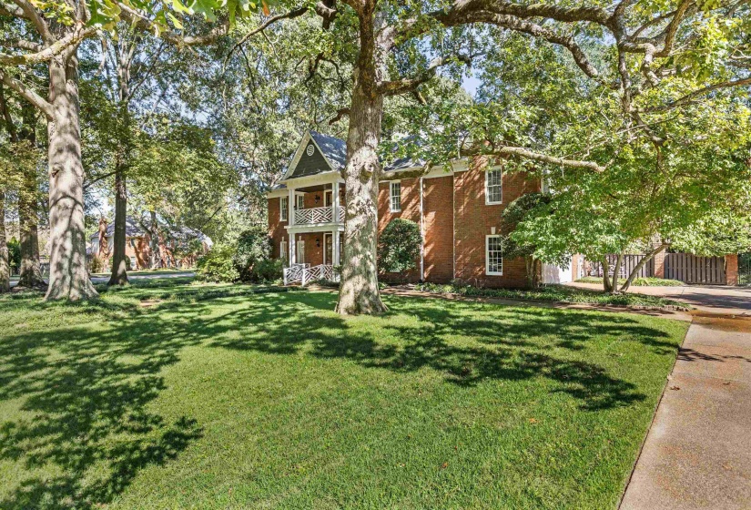 2088 DEERWOODS CV, Germantown, Tennessee 38139, 4 Bedroom Bedrooms, 10 Room Rooms,3.1 BathroomBathrooms,Residential,For Sale,DEERWOODS,0,10220557