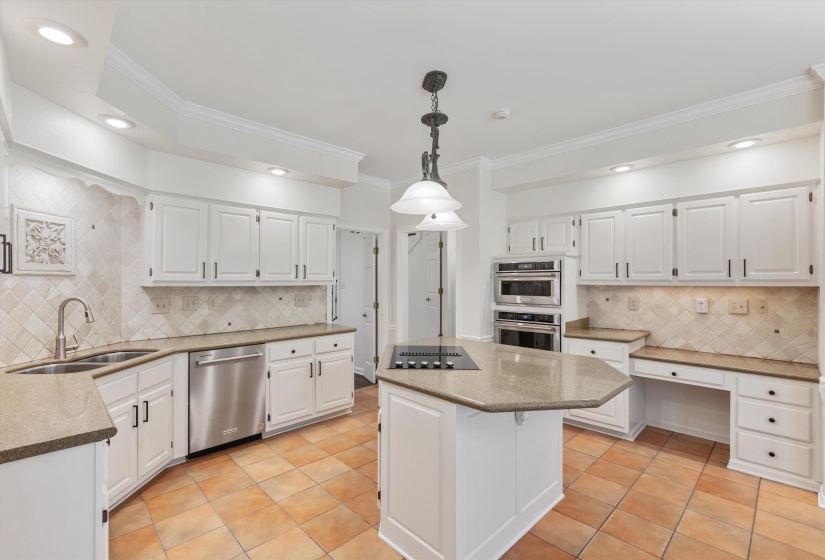 2088 DEERWOODS CV, Germantown, Tennessee 38139, 4 Bedroom Bedrooms, 10 Room Rooms,3.1 BathroomBathrooms,Residential,For Sale,DEERWOODS,0,10220557