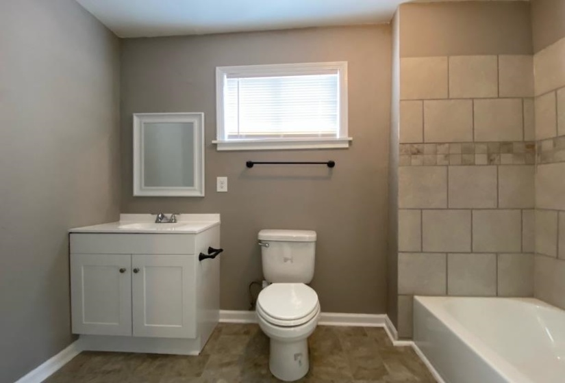 1869 LAUDERDALE ST, Memphis, Tennessee 38106, 2 Bedrooms Bedrooms, 7 Rooms Rooms,2 BathroomsBathrooms,Residential,For Sale,LAUDERDALE,10225619