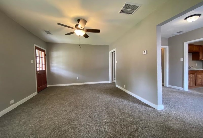 1869 LAUDERDALE ST, Memphis, Tennessee 38106, 2 Bedrooms Bedrooms, 7 Rooms Rooms,2 BathroomsBathrooms,Residential,For Sale,LAUDERDALE,10225619