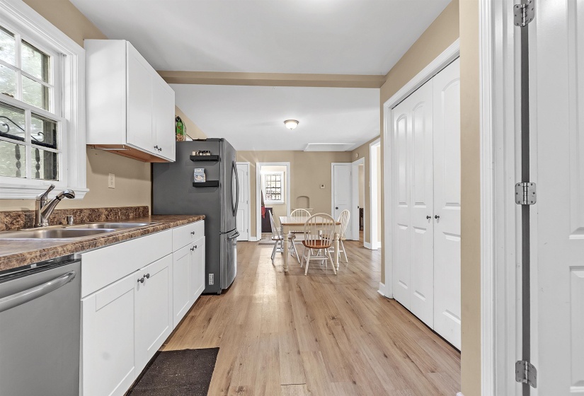 3704 FRIAR TUCK RD, Memphis, Tennessee 38111, 4 Bedroom Bedrooms, 6 Room Rooms,2 BathroomBathrooms,Residential,For Sale,FRIAR TUCK,0,10225622