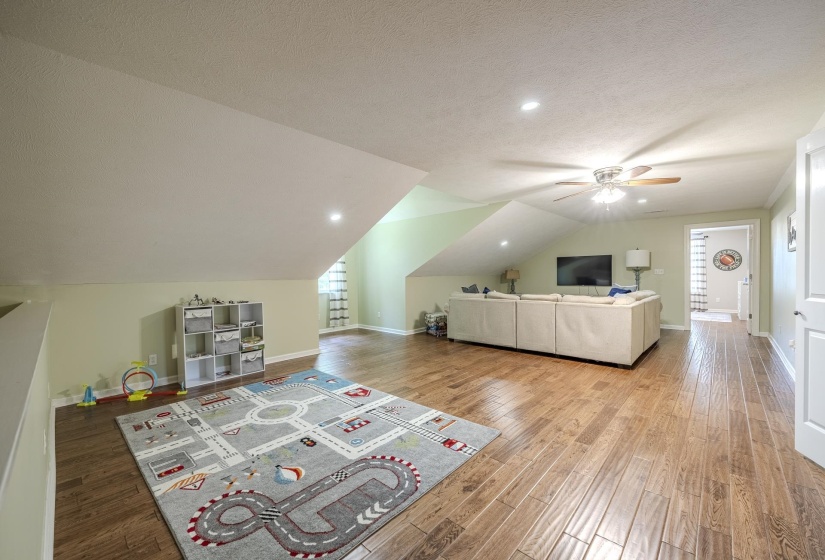 40 SUZY CV, Savannah, Tennessee 38372, 4 Bedroom Bedrooms, 11 Room Rooms,3.1 BathroomBathrooms,Residential,For Sale,SUZY,0,10225626