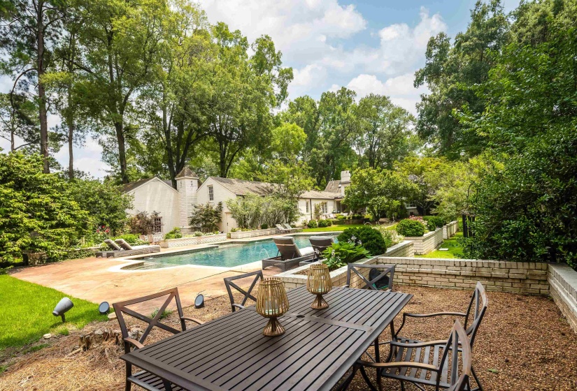 4440 BARFIELD RD, Memphis, Tennessee 38117, 5 Bedrooms Bedrooms, 10 Rooms Rooms,4.1 BathroomsBathrooms,Residential,For Sale,BARFIELD,10225629