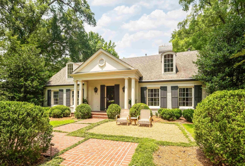 4440 BARFIELD RD, Memphis, Tennessee 38117, 5 Bedrooms Bedrooms, 10 Rooms Rooms,4.1 BathroomsBathrooms,Residential,For Sale,BARFIELD,10225629