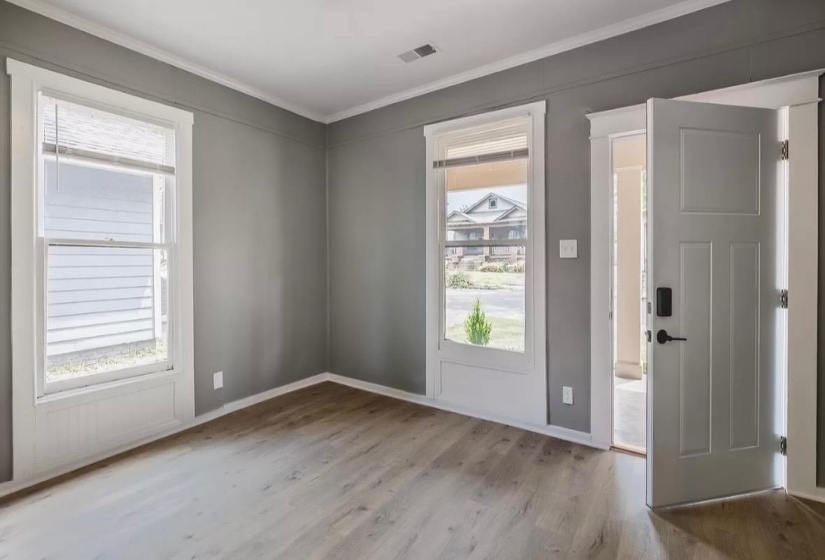 1033 BRUCE ST, Memphis, Tennessee 38104, 2 Bedrooms Bedrooms, 5 Rooms Rooms,2 BathroomsBathrooms,Residential,For Sale,BRUCE,10225632