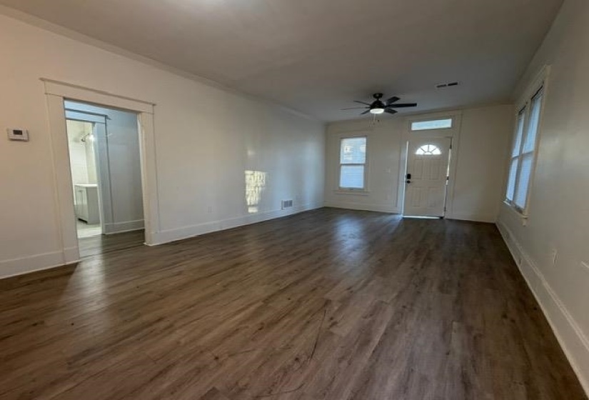 1073 BRUCE ST, Memphis, Tennessee 38104, 3 Bedrooms Bedrooms, 6 Rooms Rooms,2 BathroomsBathrooms,Residential,For Sale,BRUCE,10225633