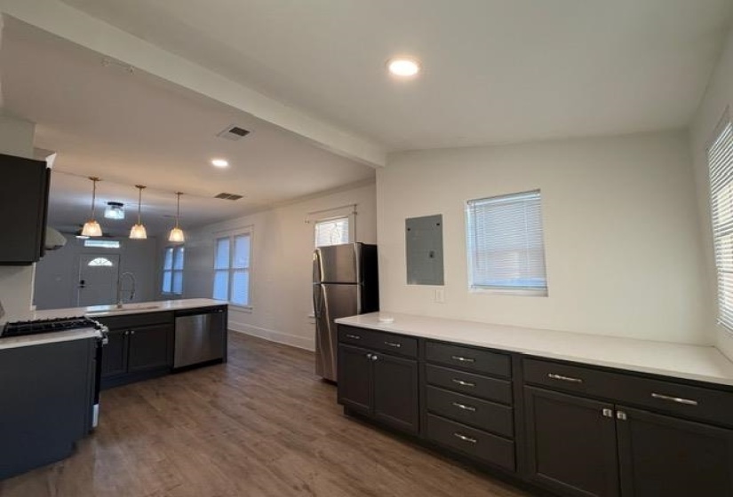 1073 BRUCE ST, Memphis, Tennessee 38104, 3 Bedrooms Bedrooms, 6 Rooms Rooms,2 BathroomsBathrooms,Residential,For Sale,BRUCE,10225633